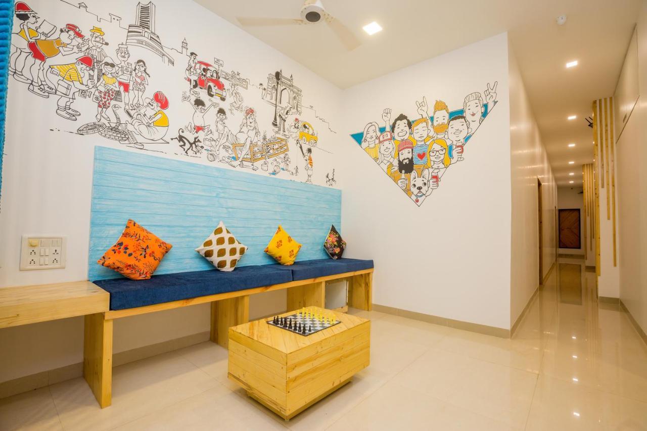 Nap Manor Hostels Мумбаи Экстерьер фото